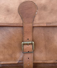 Load image into Gallery viewer, Leather Camera Bag