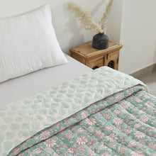 Load image into Gallery viewer, Handmade Green/Red Block printed Cotton Quilt
