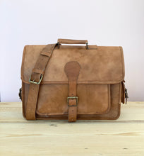 Load image into Gallery viewer, Leather Camera Bag